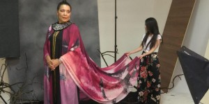 Carmina Martinez recibió el Premio Félix con este vestido inspirado en el pueblo wayú