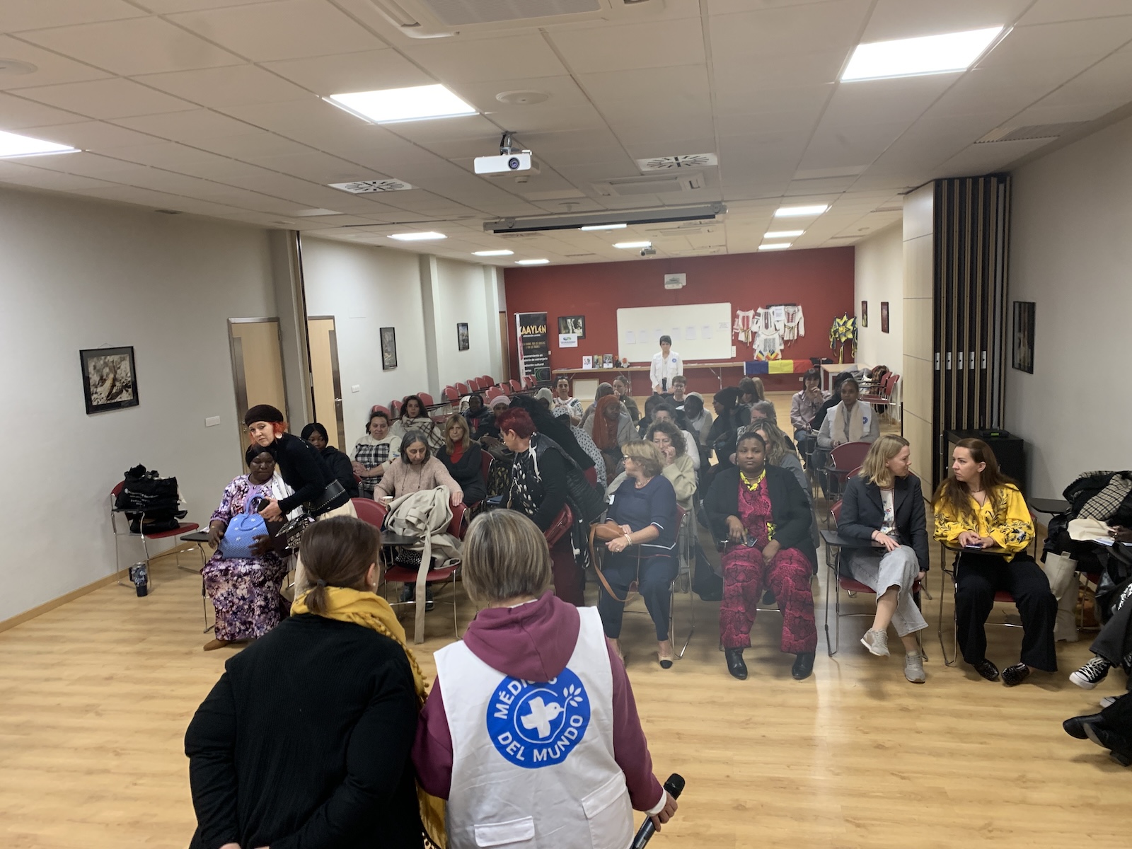 Encuentro intercultural de asociaciones de mujeres de la provincia de Huesca. Barbastro, 22 de noviembre. 
