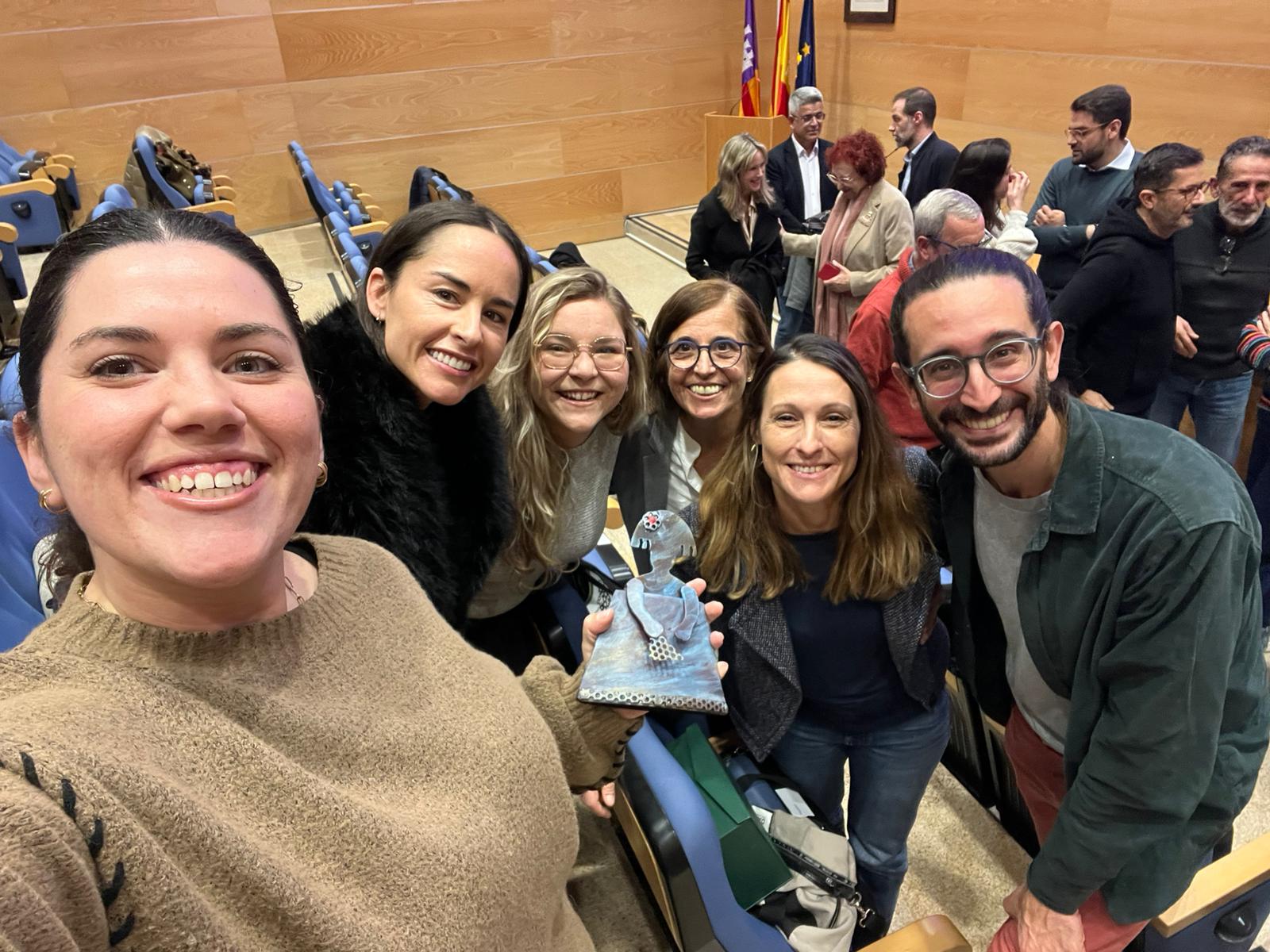 El equipo de Metges del Món Illes Balears con el Premio Meninas 2025. El equipo de Metges del Món Illes Balears con el Premio Meninas 2025.